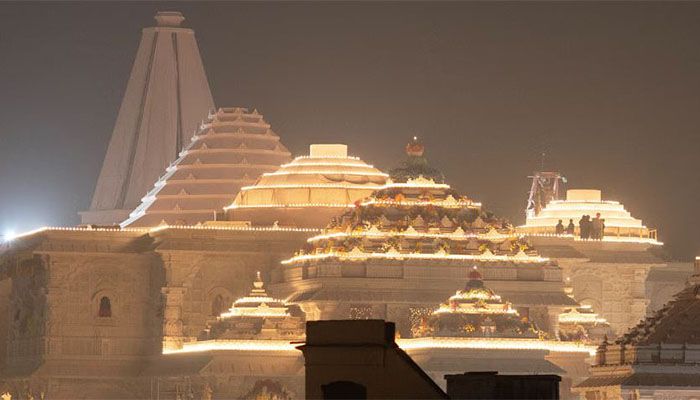 উদ্বোধনের অপেক্ষায় আলোকসজ্জিত রাম মন্দির। ছবি- সংগৃহীত