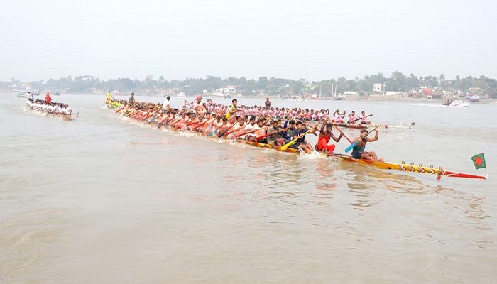 রূপসা নদীতে নৌকাবাইচ